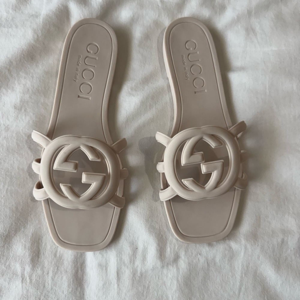 Gucci Women's Interlocking G Slide Sandals